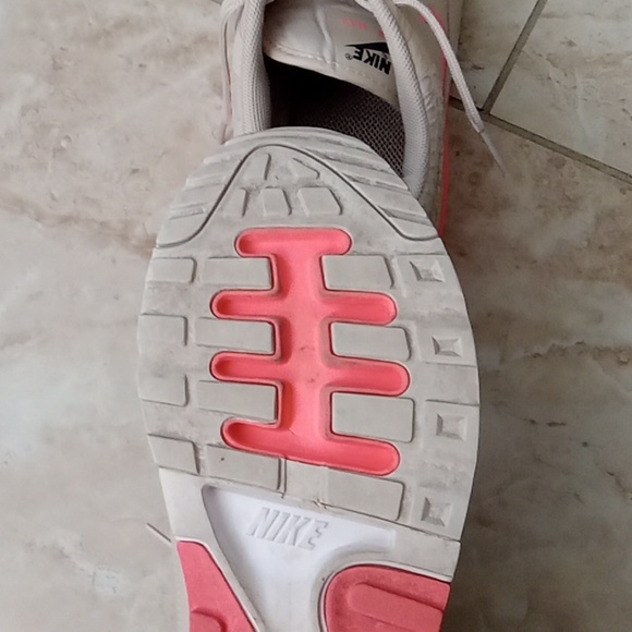 Nike Air Max - Picture 16 of 16